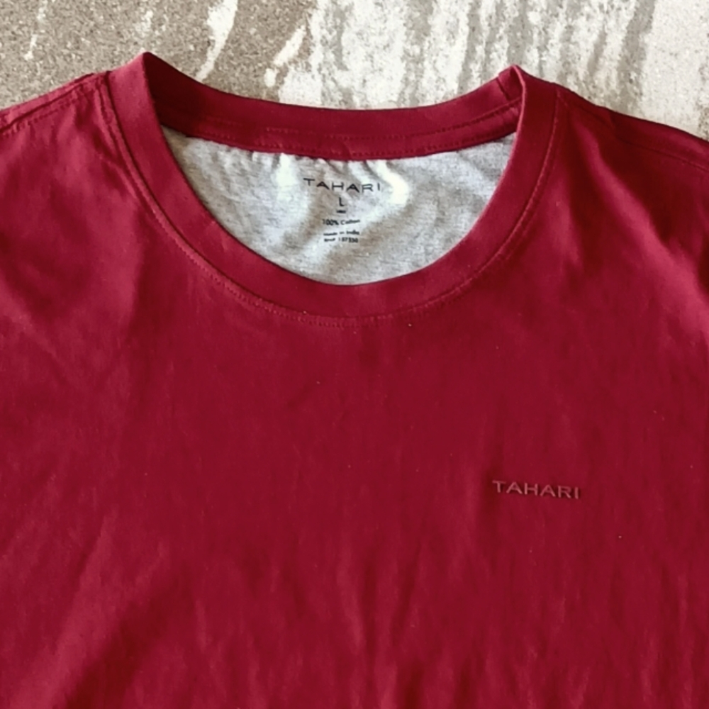 Tahari Men's Fashion T-shirt Size Medium